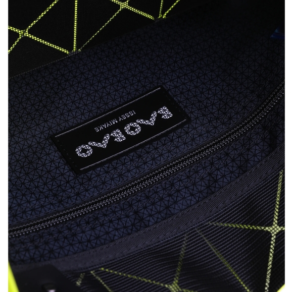 BAO BAO ISSEY MIYAKE Tote - Picture 13 of 16